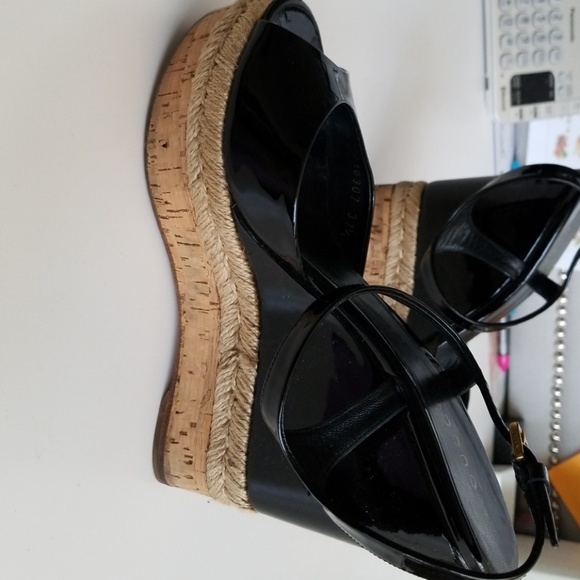 Gucci Hollie Patent Leather Wedge - Picture 5 of 8